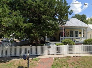 528 Jackson Ave, Ocean Springs, MS 39564