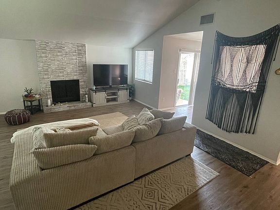 4th image of 11211 Applewood Dr #2