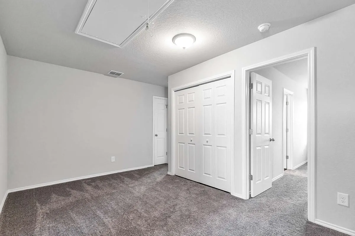610 Pleasanton Way — Photo 3