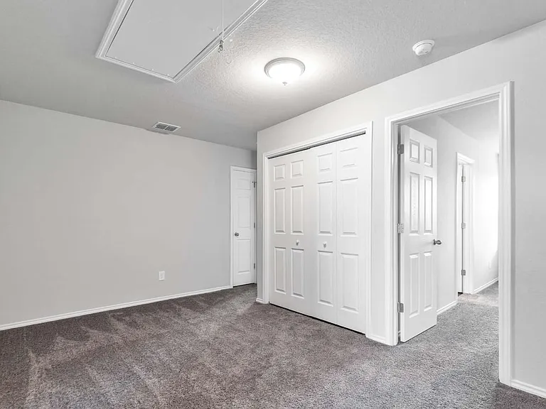 610 Pleasanton Way — Photo 3