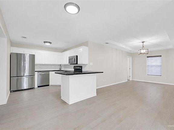 4th image of 1525 River Bend Dr