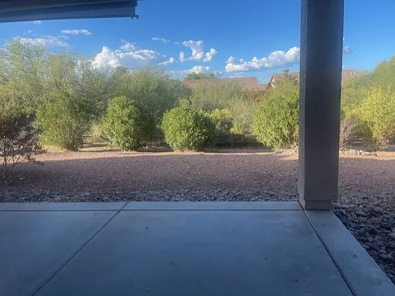 1690 W Wagon Wheel Rd — Photo 17
