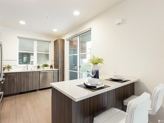 4th image of 200 Friedell St
