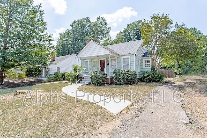 2 bed, 1.0 bath, 900 sqft, $1,695 — Photo 2