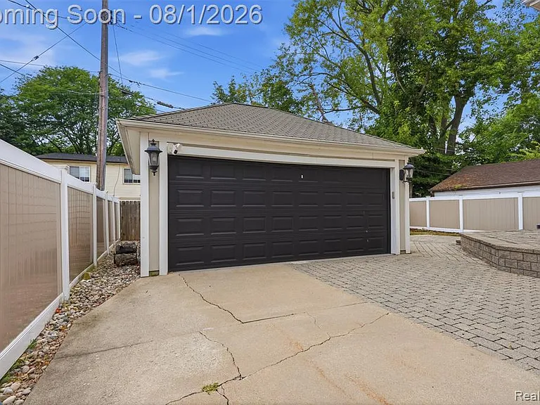 1972 Maryland Blvd — Photo 6