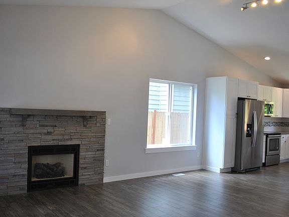4th image of 303 Wildwood Pl