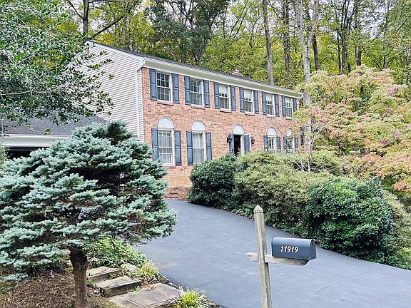 2nd image of 11919 Saint Helena Dr