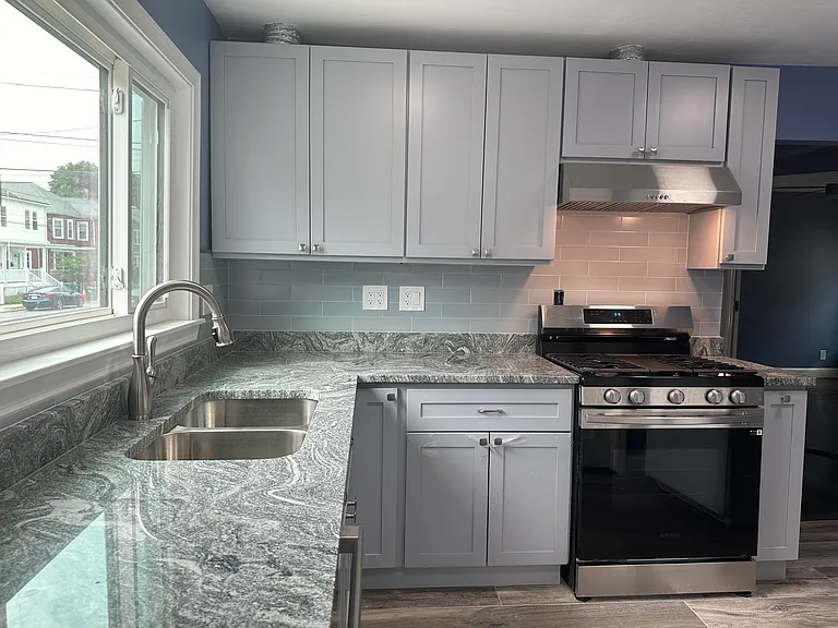 42 Walnut St #1 — Photo 2