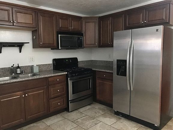 2nd image of 3752 Meade Ave