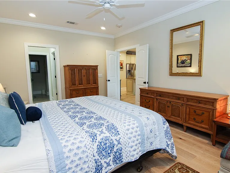 105 Gascoigne Ave #102 — Photo 15