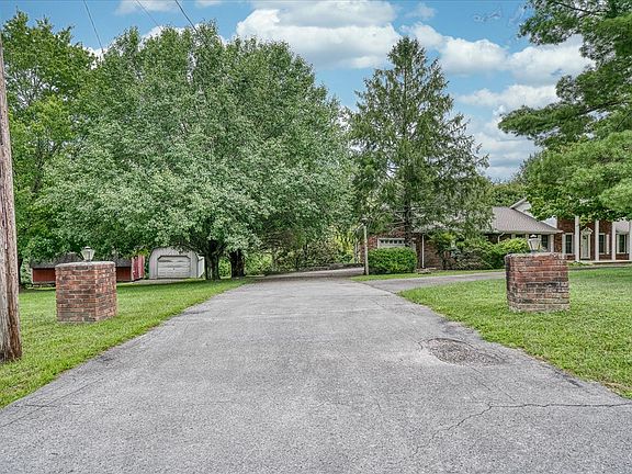 5th image of 62 Backwoods Way