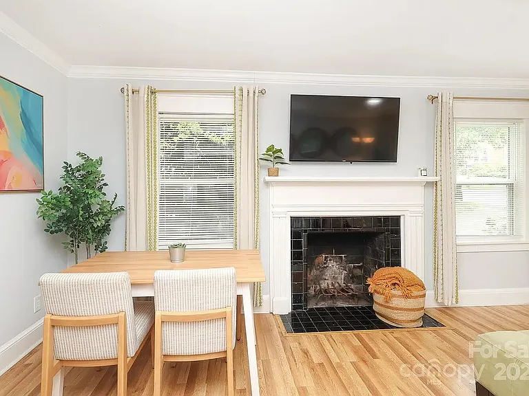 1820 Kensington Dr — Photo 5