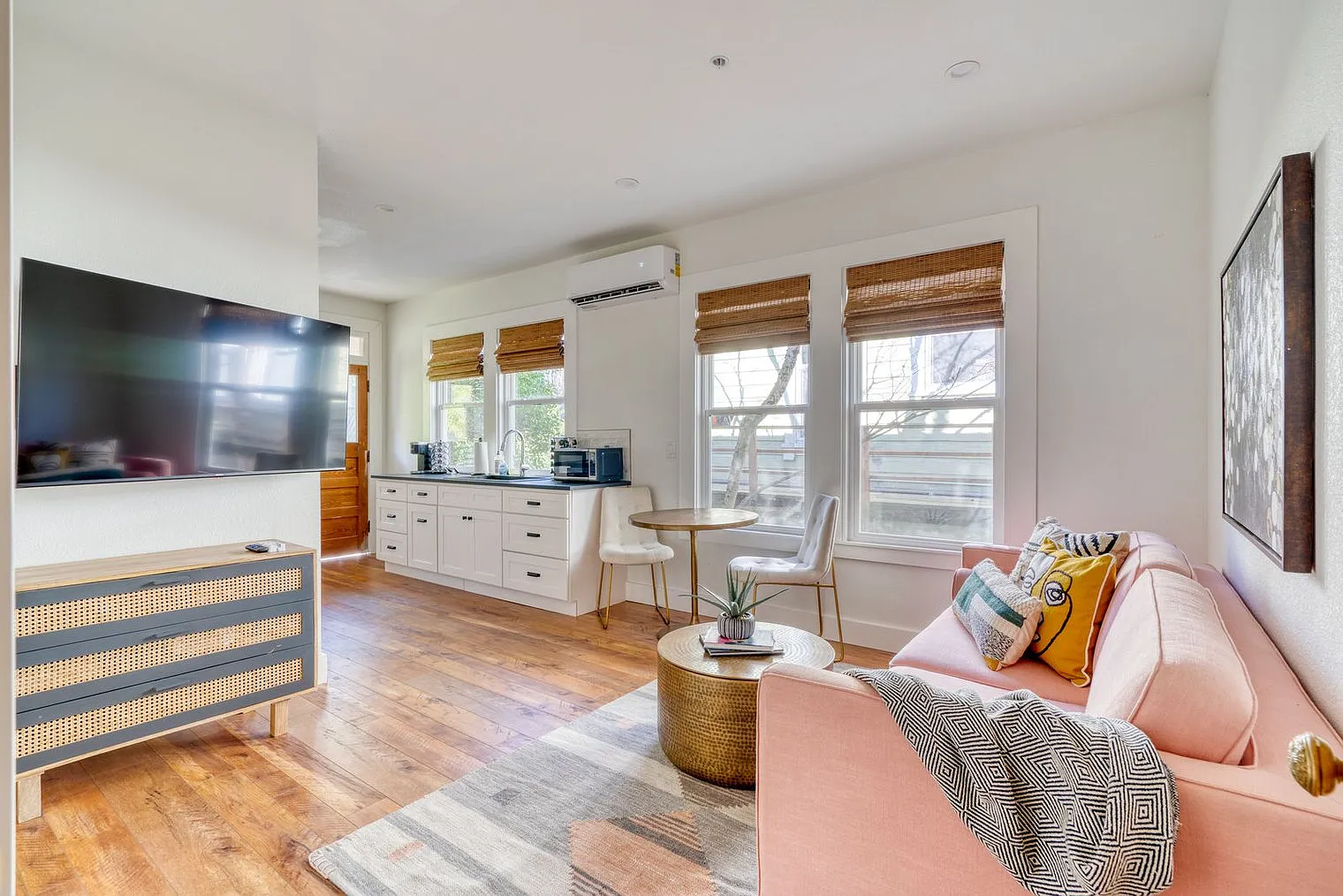 1 bed, 1.0 bath, 592 sqft, $3,019 — Photo 3