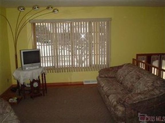 5th image of 8149 Cherry Hill Dr NE