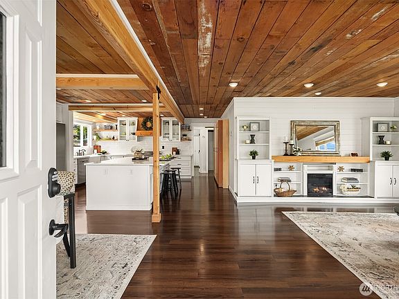 5th image of 302 E Gilman Avenue