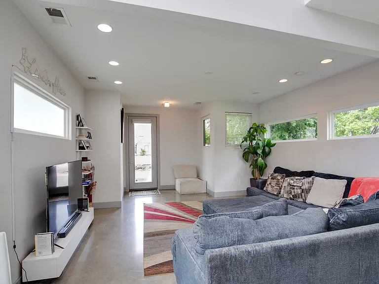 1200 Meharry Blvd — Photo 3
