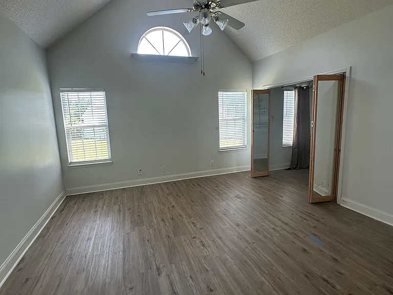 104 Elderberry Ct — Photo 10