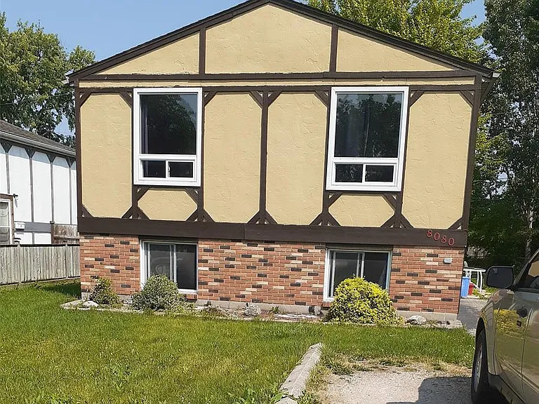 8080 Clairview Ave — Photo 1