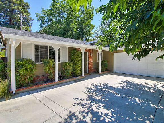 4th image of 2731 Chestnut Hill Dr