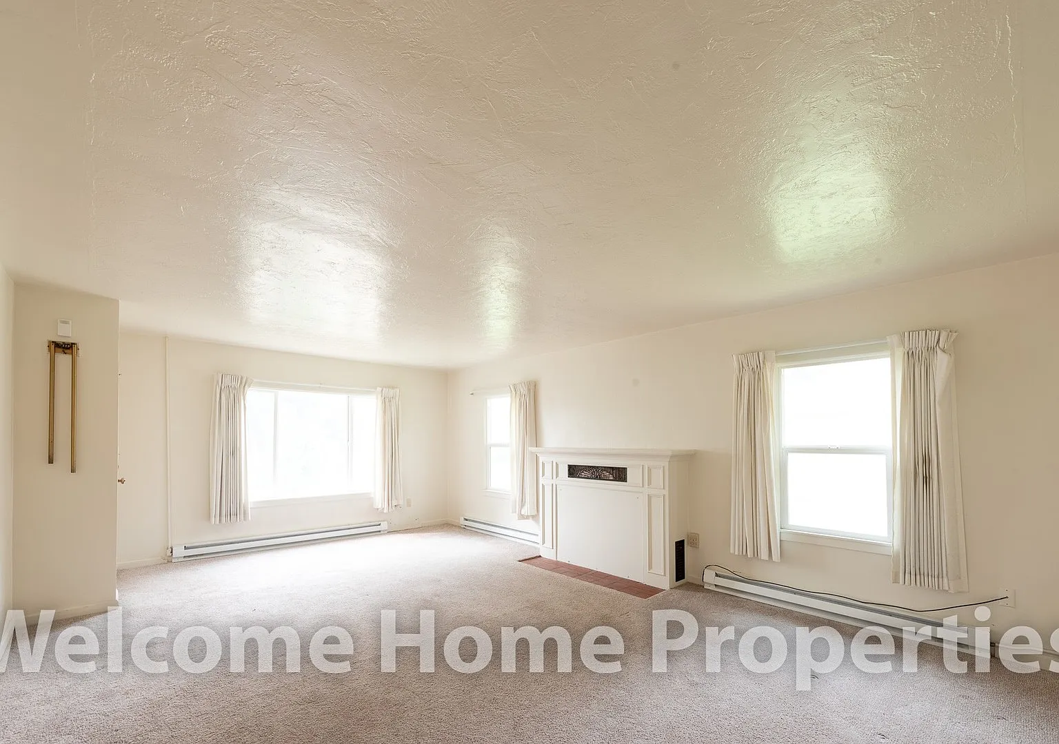 36 NE Ash — Photo 4