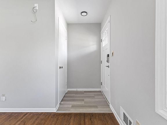 5th image of 2780 Marion St