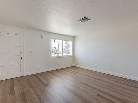 4th image of 2118 W Wood Dr