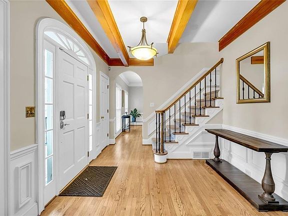 3rd image of 1828 Chedworth Ln