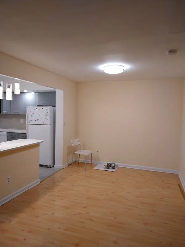 3 bed, 2.0 bath, 1182 sqft, $3,500 — Photo 3