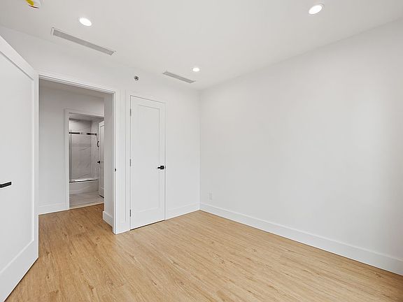 3rd image of 8800 Bay Pkwy #4D