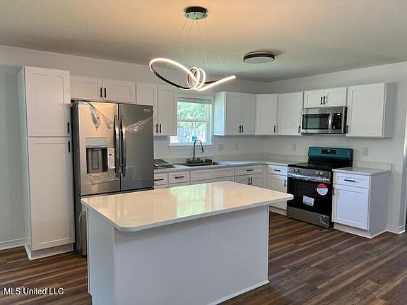 2nd image of 2809 Dolphin Dr