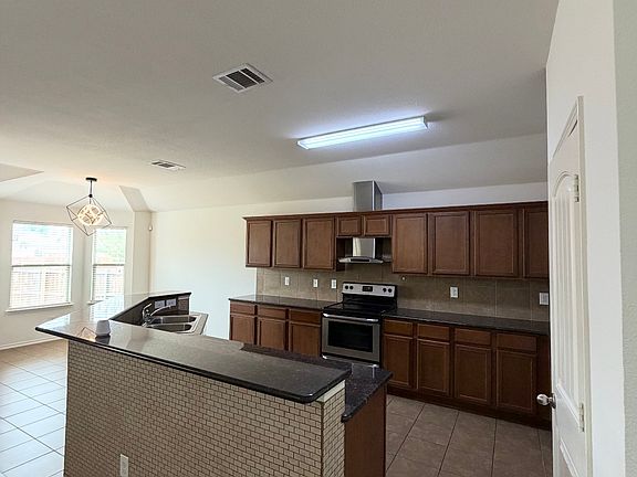 5th image of 1462 Carsen Way