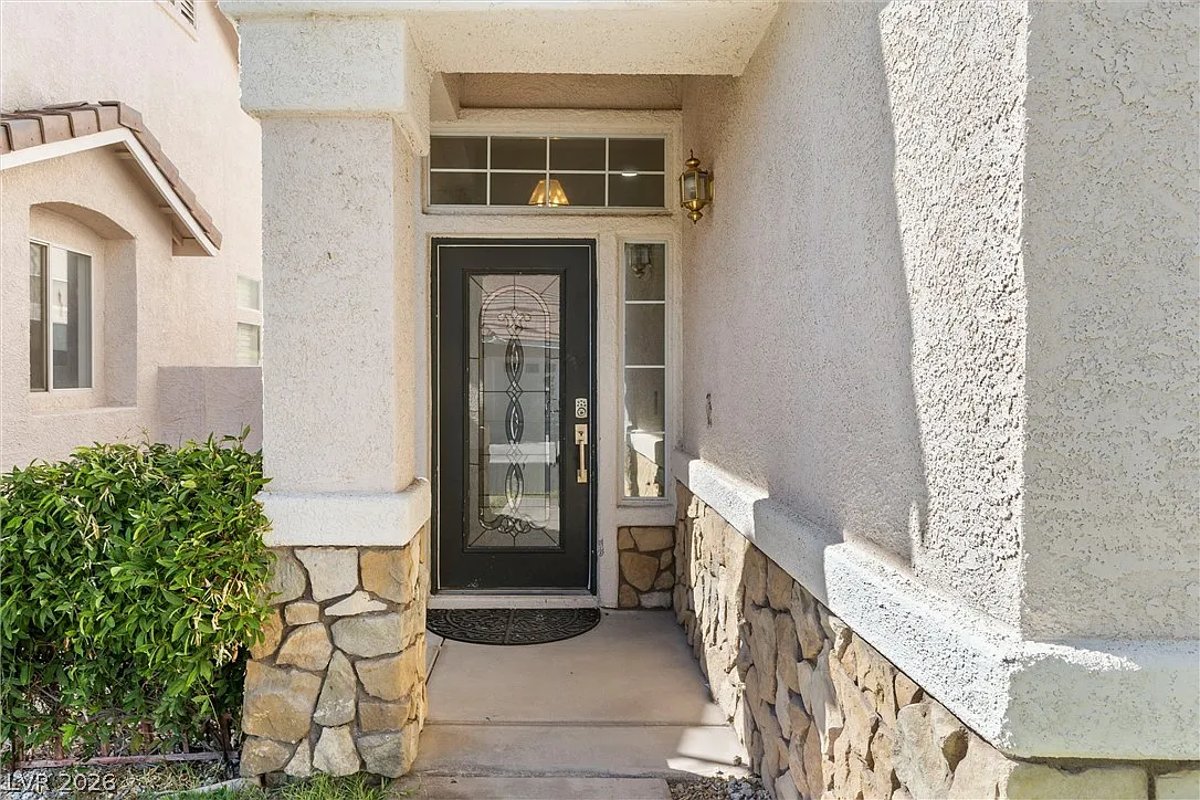 4 bed, 2.0 bath, 1694 sqft, $2,295 — Photo 3