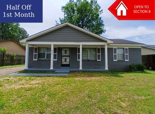 819 W Raines Rd, Memphis, TN 38109