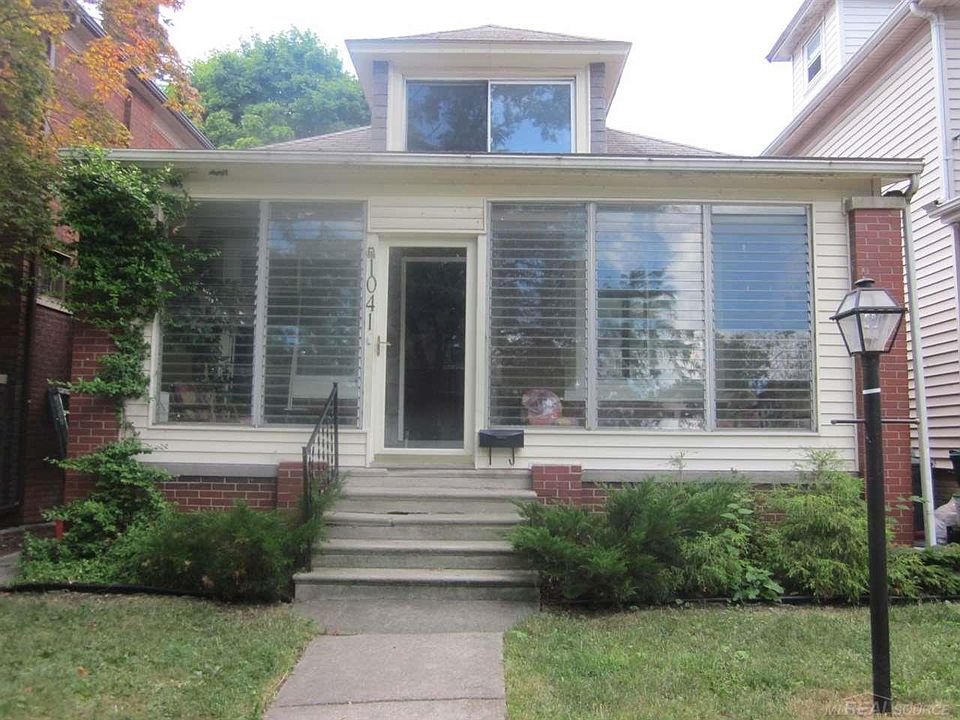 1st image of 1041 Wayburn St