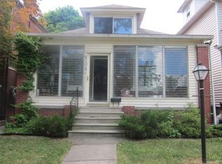 1041 Wayburn St, Grosse Pointe Park, MI 48230