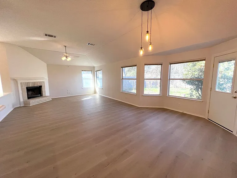 6708 Bancroft Woods Dr — Photo 8