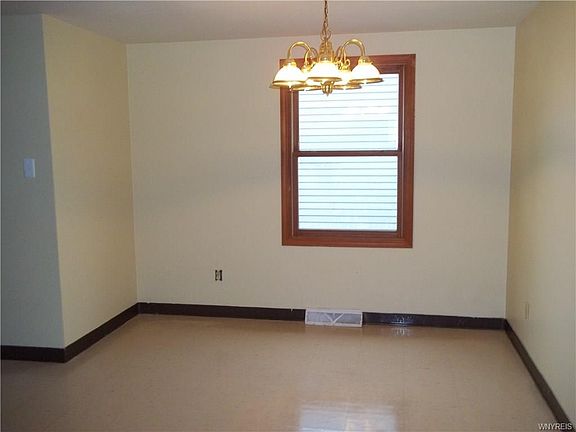2nd image of 400 University Ave