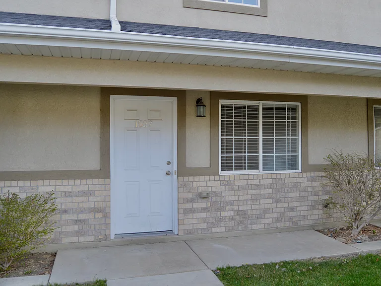 1527 Talon Dr — Photo 7