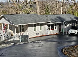 82 Park Ridge Dr, Franklin, NC 28734