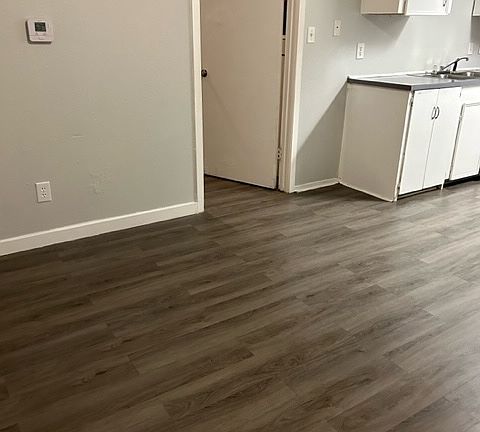 2nd image of 1301 Pine St #11309379