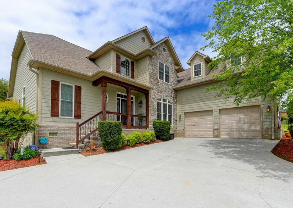 1st image of 292 Hatteras Cir