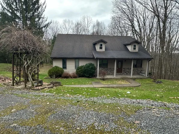 220 Winward Ct, Du Bois, PA 15801