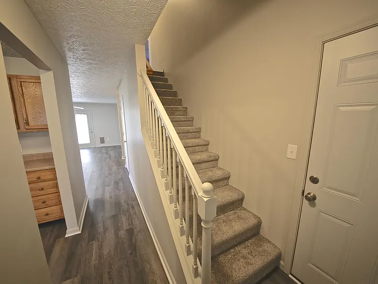 876 E Meadowlands Dr — Photo 13