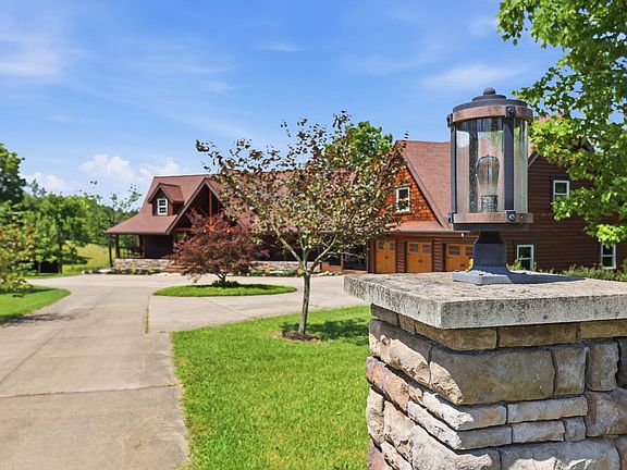 3rd image of 131 Jennifer Dr
