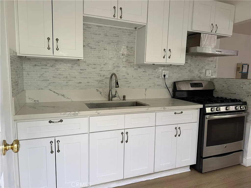 2 bed, 1134 sqft, $2,300 — Photo 4