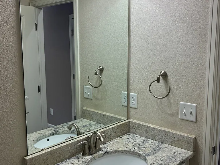 9077 E Phillips Ln — Photo 15