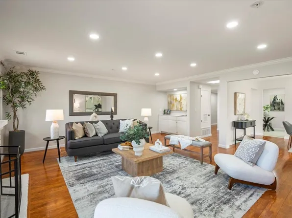 480 Lassen St APT 6, Los Altos, CA 94022