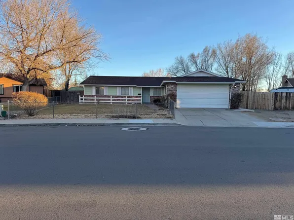 713 Glen Martin Dr, Sparks, NV 89434