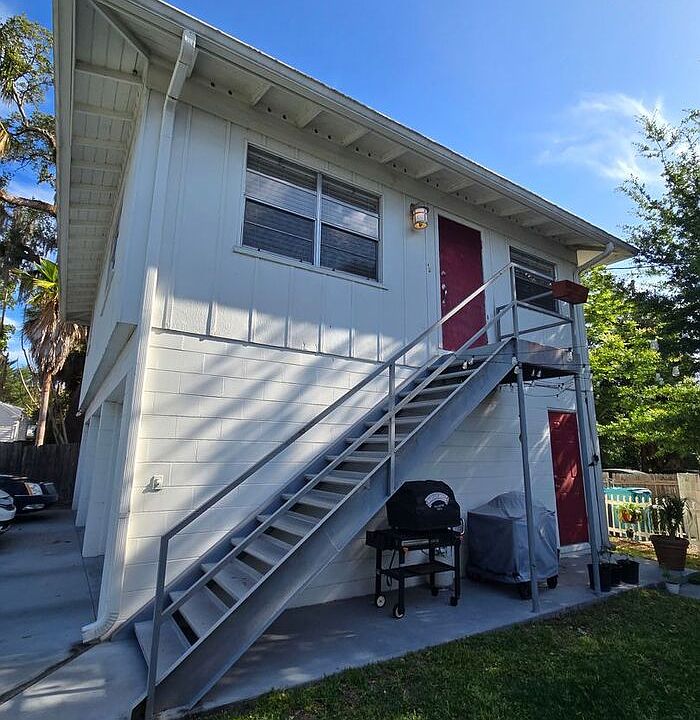 1st image of 607 Woodlawn Blvd Unit 607