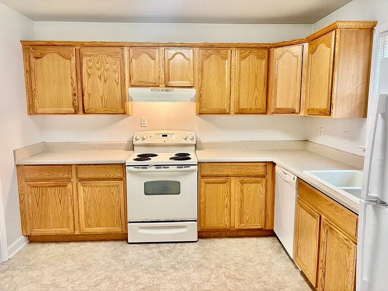 382 Deputy Ln #E — Photo 4